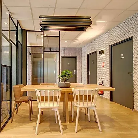 B&B Hotel Epernay 2*